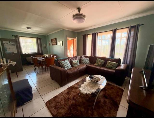 3 BEDROOM HOUSE FOR SALE IN VANDERBIJLPARK CW 6